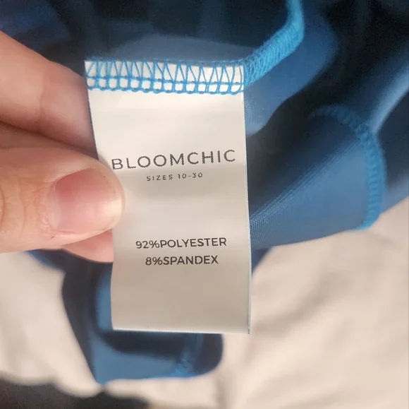 Elegant Blue Velvet Dress - Picture 6 of 7